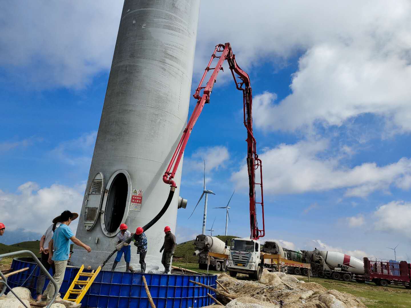 廣西全州迅風(fēng)風(fēng)電場風(fēng)機基礎(chǔ)加固